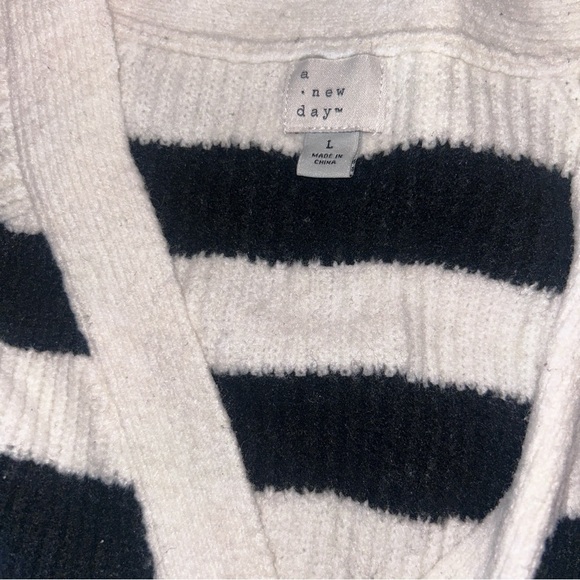 a new day Black and White Striped Cardigan with Heart Detail - Picture 3 of 3